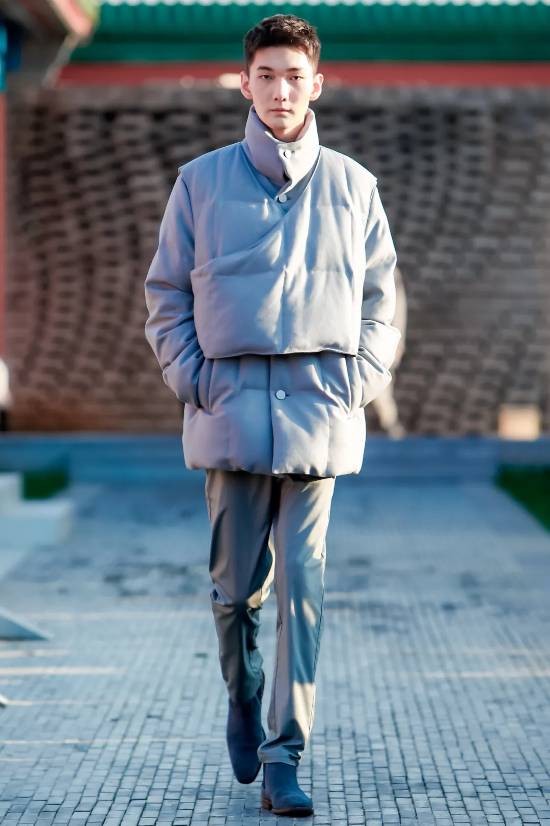 “凌龍×度兮”秋冬時裝釋出會亮相北京隆福文化中心 “凌龍×度兮”秋冬時裝釋出會亮相北京隆福文化中心