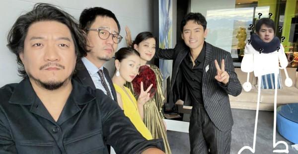 29歲周冬雨紅毯造型好耀眼，還搭配超大蝴蝶結，網友：好像又瘦了