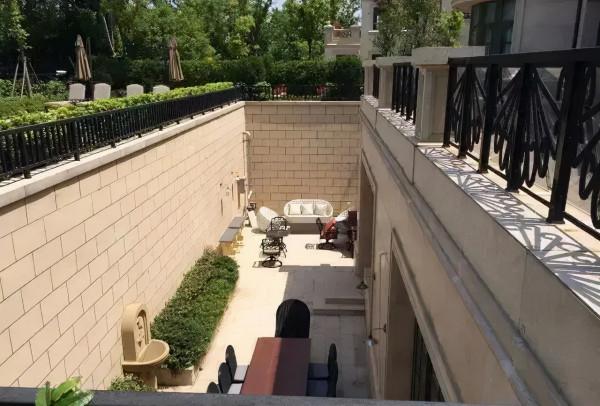 石材別墅外牆實景案例，耐用又美觀