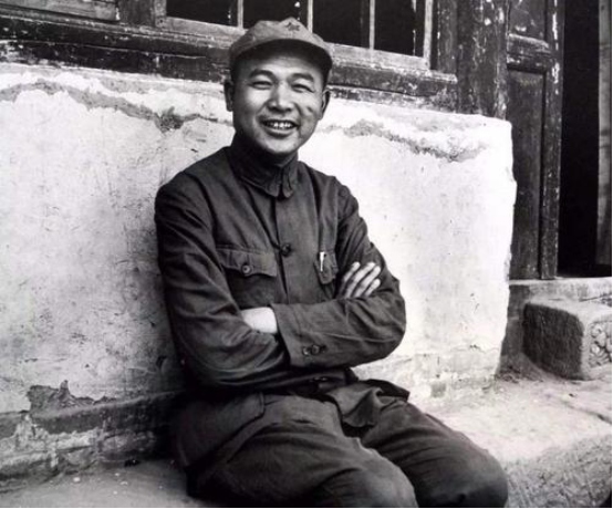 建國後，傅作義前往北京面見毛澤東，直言：主席，我想見見詹大南