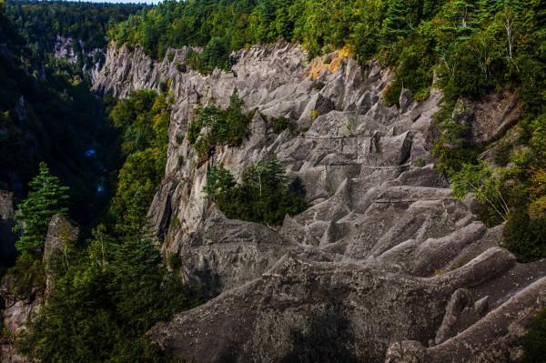 美輪美奐的長白山錦江大峽谷