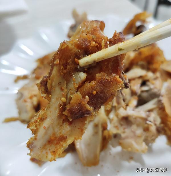 不是為了拌飯來的,主要是想體驗在超大號的盆裡拌飯是啥感覺 不是為了拌飯來的,主要是想體驗在超大號的盆裡拌飯是啥感覺