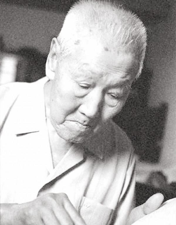98歲在3年“謊言”中離世：愛妻承諾比他晚離去，不料只能食言