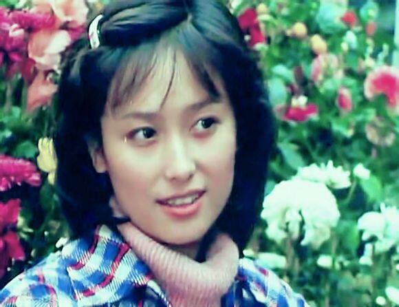 三十年前紅遍廣東的《情滿珠江》女主角，58歲的她依舊十分優雅