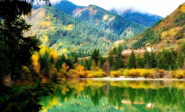 中國很偏僻的機場,離市區超過90公里,下了飛機還要坐“長途車” 中國很偏僻的機場,離市區超過90公里,下了飛機還要坐“長途車”