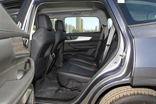 15萬內買一臺國產中型SUV奇瑞瑞虎8表現如何？