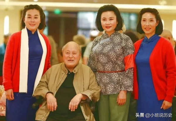 他16歲入黨，後來成為副省長，4年之後，56歲的他成為浙江省長