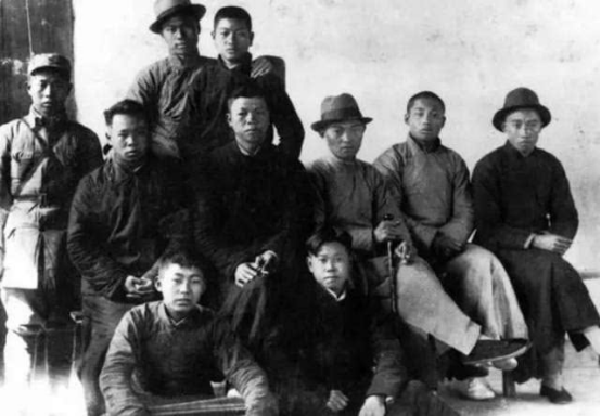 他是林彪的黃埔同學，才華很高，卻終生不得志