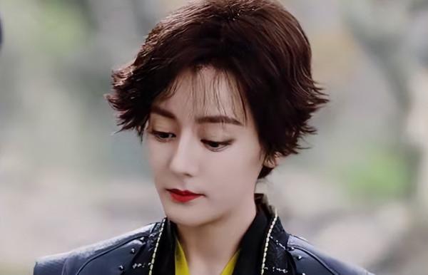 古裝女神也有“雷人”時？迪麗熱巴多次中招，劉亦菲也未能倖免