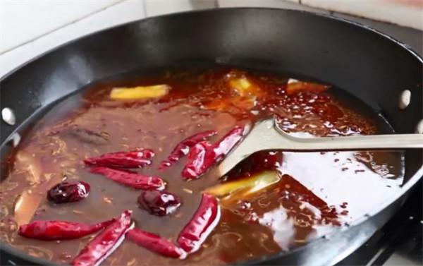想吃滷菜別排隊買了，秘製配料和做法都告訴你，在家就能做