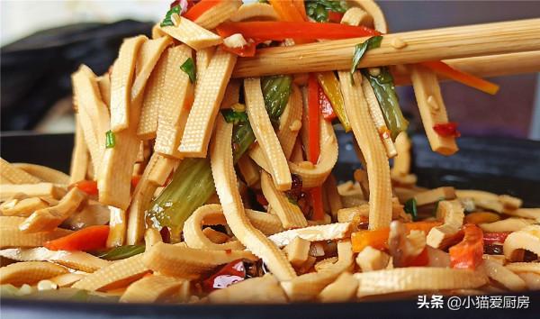 教你做水煮幹豆腐絲，味道麻辣爽口特別開胃下飯，冬天吃特別過癮