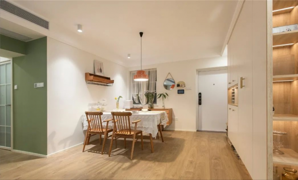 135m²北歐輕復古風三居，開放式廚房+吧檯，讓生活更有情調