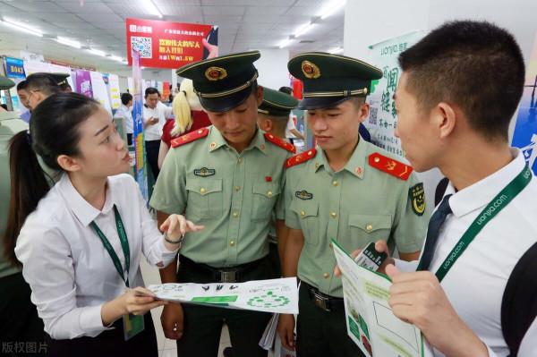 大學生參軍，服役5年可以“定向報考”公務員