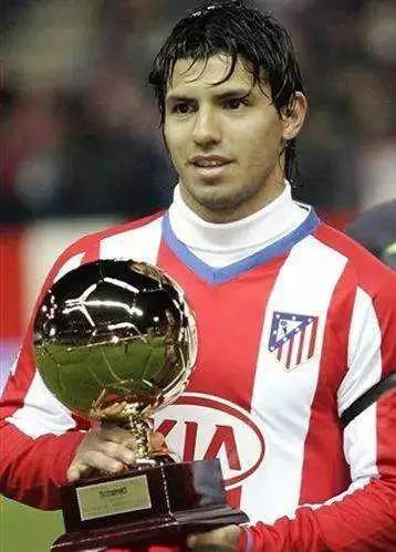 阿根廷球星阿圭羅因心臟不適，無法堅持比賽，日前不得已宣佈退役