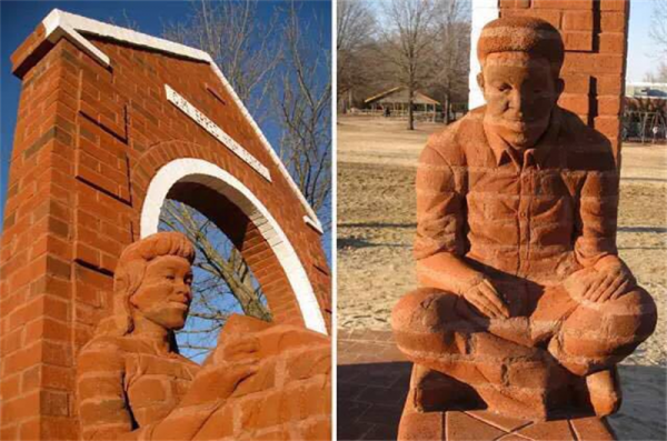 意想不到的紅磚雕塑