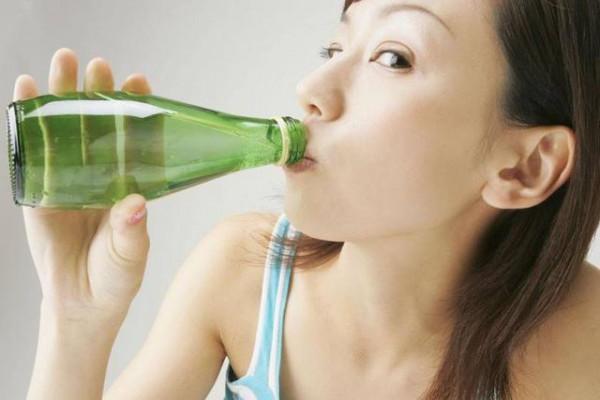 有人一喝水就尿多，有人卻兩個小時也不上廁所？哪類人身體更好