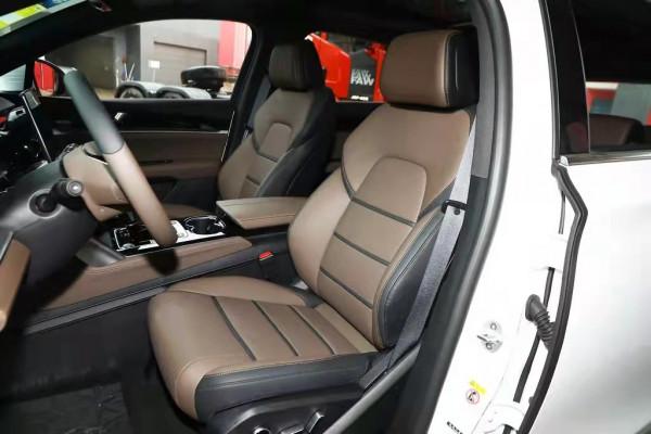 比亞迪唐：造型年輕化，搭載2&period;0T&plus;6AT，配置討喜，適合家用