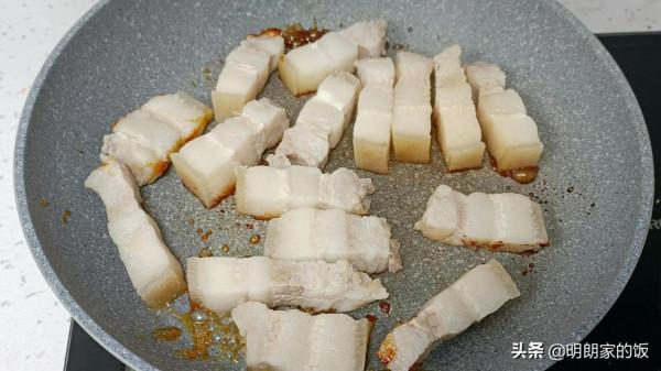 曬曬三口之家的一餐，有葷有素都是家人愛吃的，肉骨頭啃著超過癮