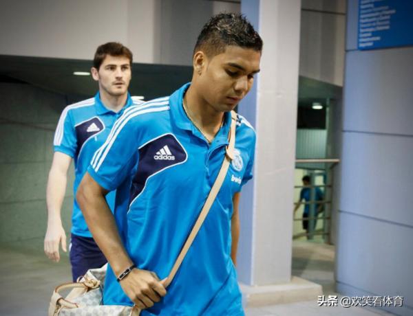 世界級後腰卡塞米羅,歐冠三連冠功臣,皇馬最無可替代的球員 世界級後腰卡塞米羅,歐冠三連冠功臣,皇馬最無可替代的球員