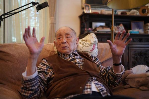 老藝術家黃永玉續寫“走讀”生涯 老藝術家黃永玉續寫“走讀”生涯