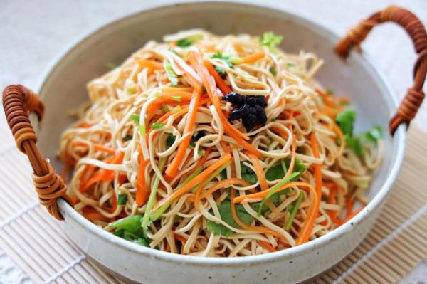 秋天大人孩子要多吃這道素菜,爽口開胃,營養豐富,做法還超簡單 秋天大人孩子要多吃這道素菜,爽口開胃,營養豐富,做法還超簡單