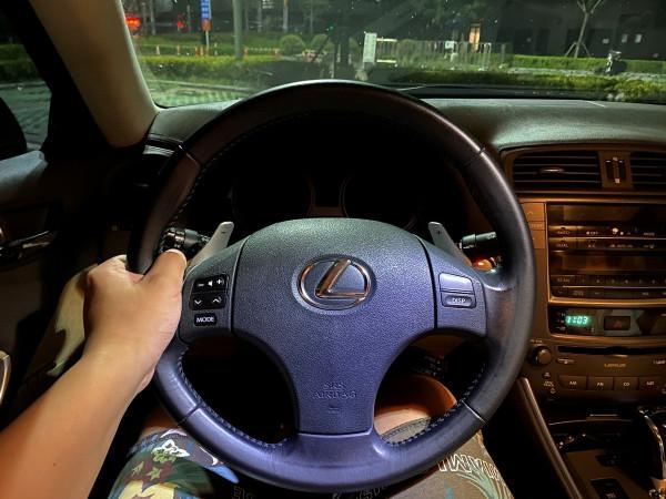 豪華態度——2009款雷克薩斯IS300