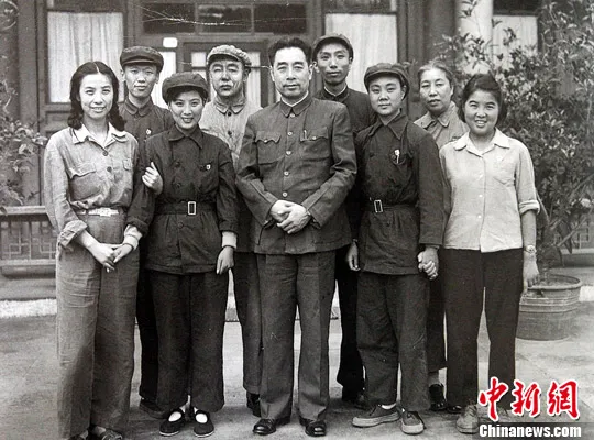 毛澤東為何親自定調這篇中新社稿件？