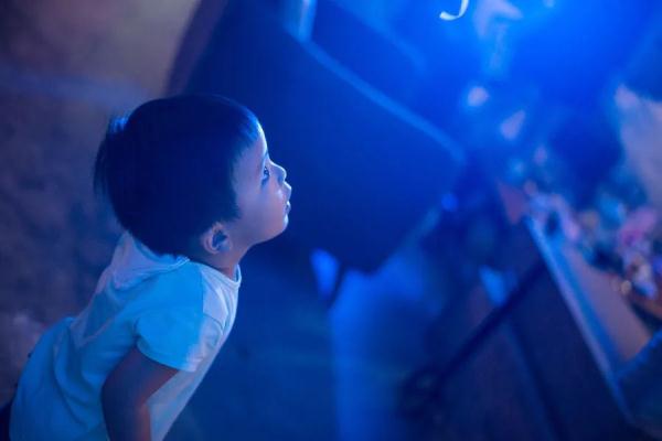 父母需要控制的不是孩子，而是自己那顆放不下的心