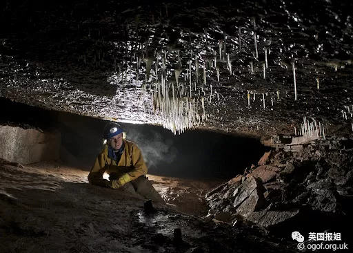 全英轟動！探險家跌落最深洞穴，250人驚險營救57小時