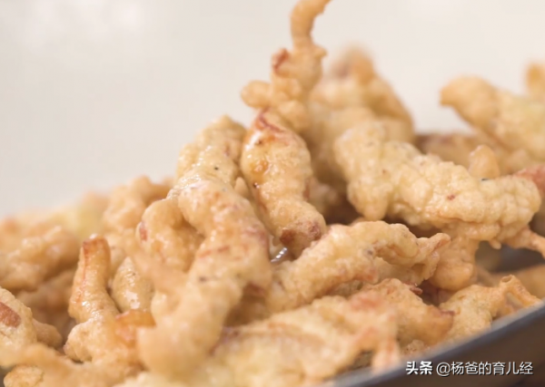 簡單好吃的平菇素肉條,外脆裡嫩,鮮香味美,孩子愛吃的美食 簡單好吃的平菇素肉條,外脆裡嫩,鮮香味美,孩子愛吃的美食