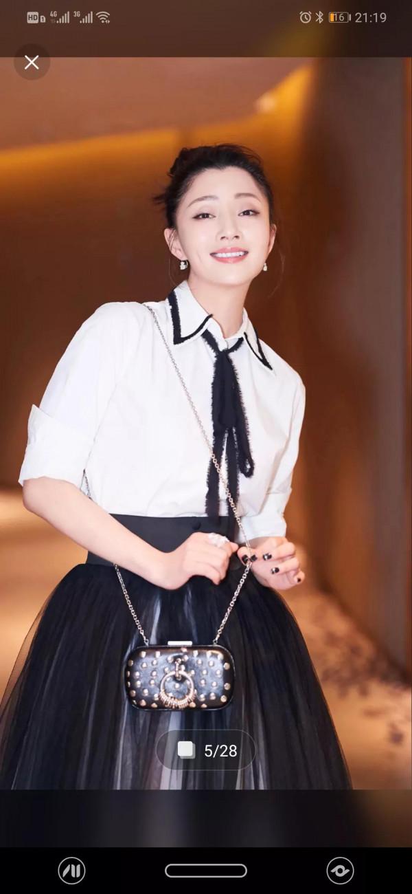 殷桃好美呀!40歲的人了,還是那麼漂亮,喜歡你 殷桃好美呀!40歲的人了,還是那麼漂亮,喜歡你