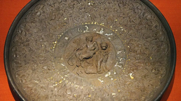 為了敦煌特展,故宮拿出了秘藏60年的大小忽雷 為了敦煌特展,故宮拿出了秘藏60年的大小忽雷