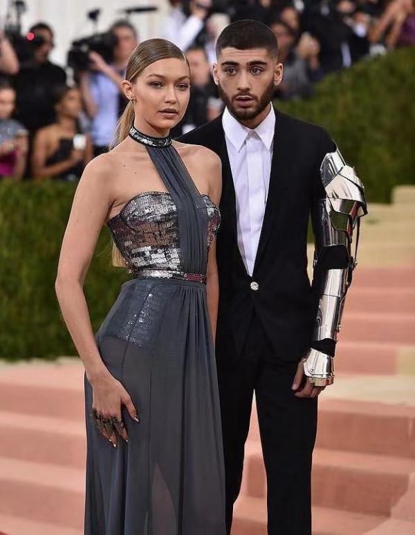 Gigi的媽媽控訴美渣施暴！Gigi與其分手，兩人的一歲女兒好可憐又