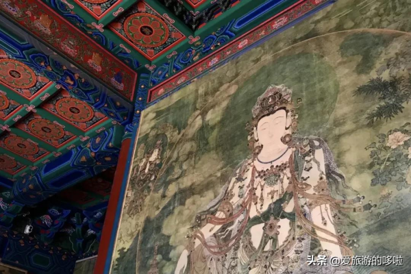 看展喝咖啡、賞壁畫、聽古樂…這座城市的寺廟也太厲害了吧