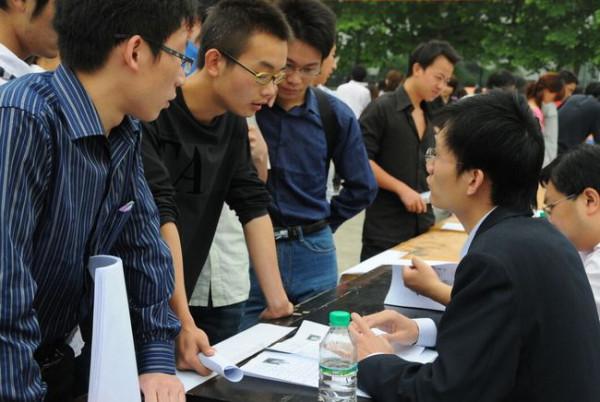 兒子上了大學才知道，媽媽從小到大一直在騙他，老師說的才是對的