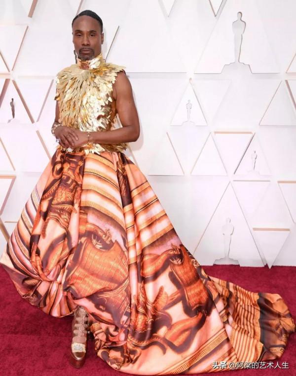 中秋佳節的早茶,六兄弟胸前的大金鍊子更加鮮豔和金碧輝煌了 中秋佳節的早茶,六兄弟胸前的大金鍊子更加鮮豔和金碧輝煌了