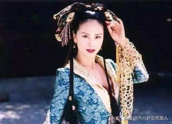 10位風情美人20年前後對比,有人臉垮了,有人優雅老去,變化太大 10位風情美人20年前後對比,有人臉垮了,有人優雅老去,變化太大