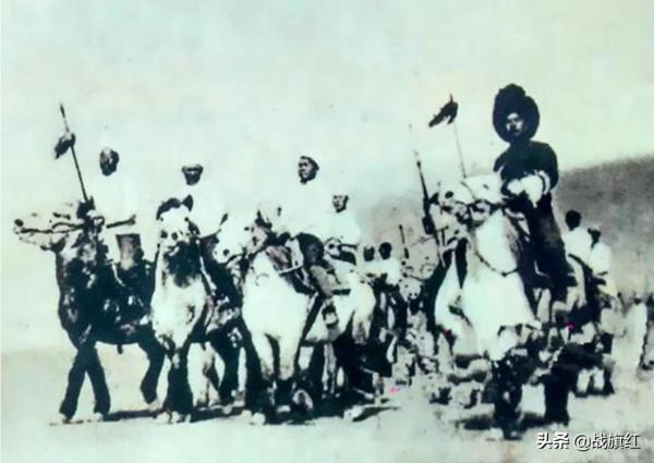 紅軍排長遭馬家軍追殺,道士冒死收留,13年後找到部隊 紅軍排長遭馬家軍追殺,道士冒死收留,13年後找到部隊