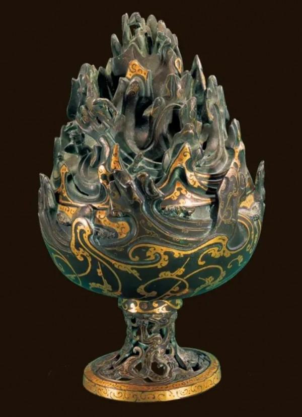 第一爐香，從遠古飄來；一路撲鼻，抗歪風邪氣