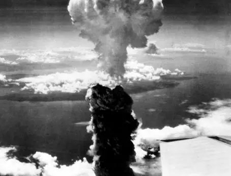 1950年，杜魯門多次要求麥克阿瑟不準炸鴨綠江大橋，這是為什麼？