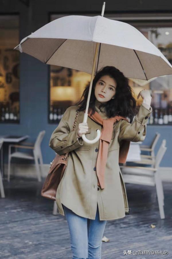 穿風衣,別再配小黑褲了!瞧瞧三木的這5套風衣搭配,照著穿超美 穿風衣,別再配小黑褲了!瞧瞧三木的這5套風衣搭配,照著穿超美