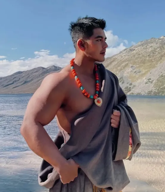 藏區“肌肉菩薩”火爆全網,網友看完照片卻大罵:吃藥吃出來的 藏區“肌肉菩薩”火爆全網,網友看完照片卻大罵:吃藥吃出來的