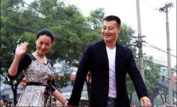 任程偉：妻子陪我住地下室7年，成名後更把妻子當成寶