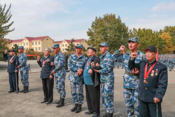 吳京和志願軍老兵，來了