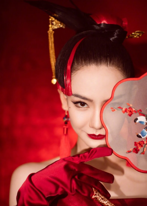 楊冪撞上趙麗穎,國風造型PK誰贏了? 楊冪撞上趙麗穎,國風造型PK誰贏了?