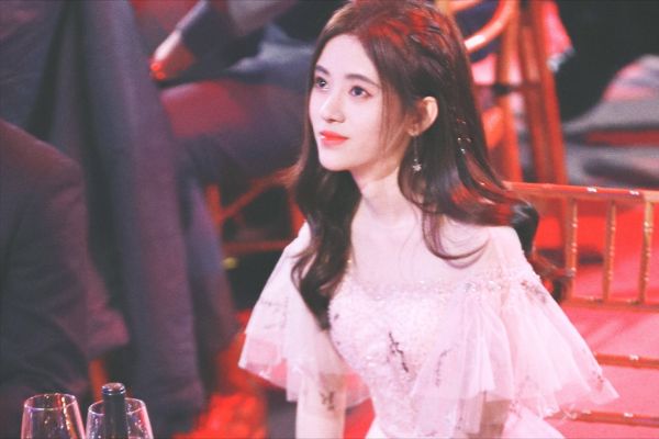 女星穿上粉色禮服後,有的甜美有的溫柔,哪一位是你的白月光? 女星穿上粉色禮服後,有的甜美有的溫柔,哪一位是你的白月光?