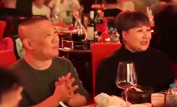 曹雲金有膽大鬧生日宴，卻沒膽惹李鶴東，這人究竟是什麼來頭呢？