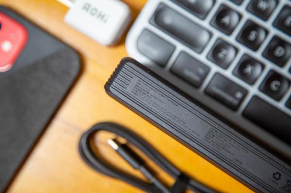 聊一款支援雙向65W快充的移動電源：AOHi 充電寶評測分享