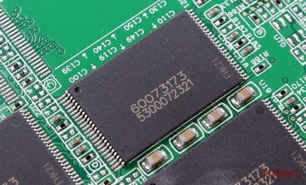 愉快買買買：0&period;7元&sol;G的SSD不叫白菜價了