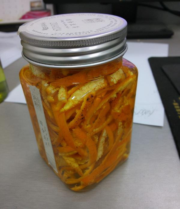 吃完的橘子皮別扔，有12大健康“好處”，不止提神開胃那麼簡單